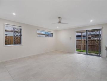 Modern & Low Maintenance Home in Logan Reserve
