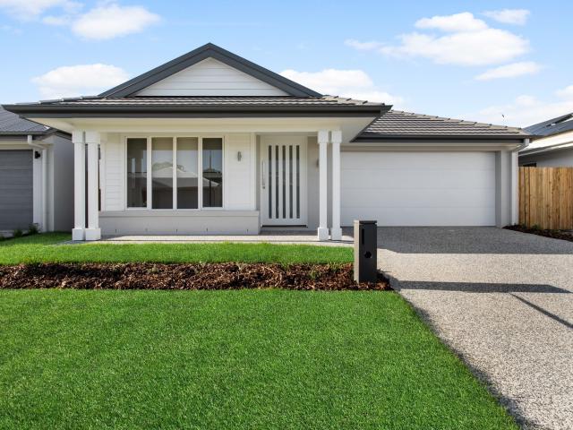 Modern Low Maintenance home in North Harbour Estate
