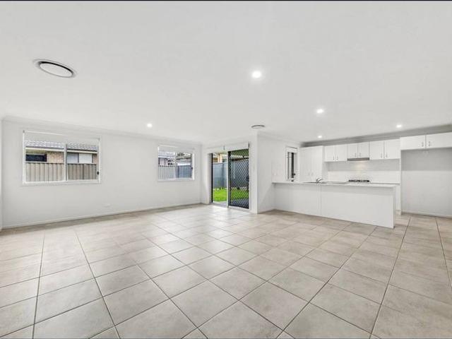 MODERN LOW MAINTENANCE LIVING
