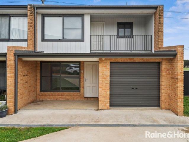 Modern, Low Maintenance Living!