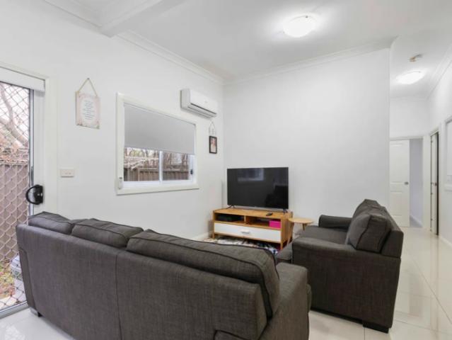 MODERN & LOW MAINTENANCE LIVING