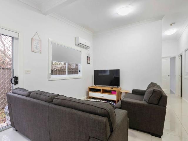 MODERN & LOW MAINTENANCE LIVING