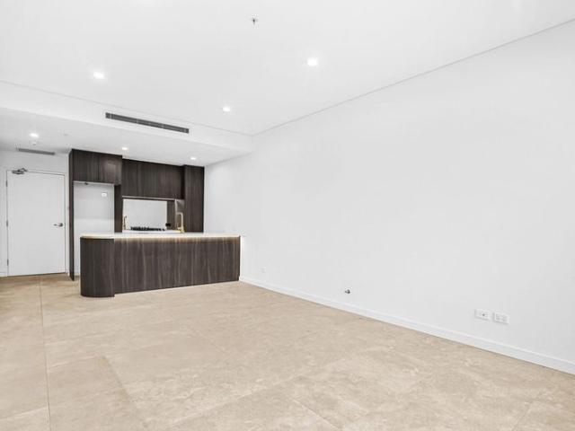 MODERN & LOW MAINTENANCE LIVING