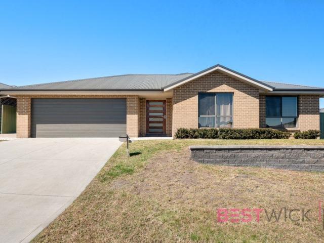 Modern & Low Maintenance Living