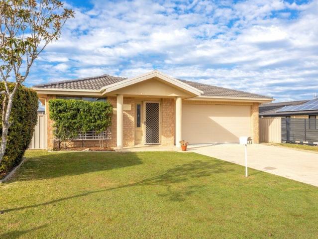 MODERN, LOW MAINTENANCE LIVING