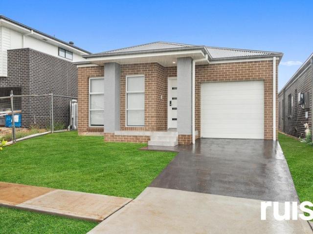 Modern & Low Maintenance Living