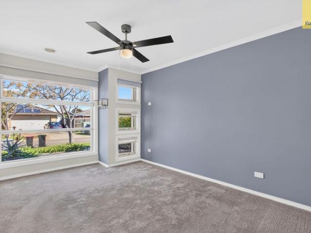 MODERN LOW MAINTENANCE LIVING