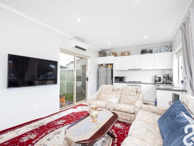 Modern & Low Maintenance Living