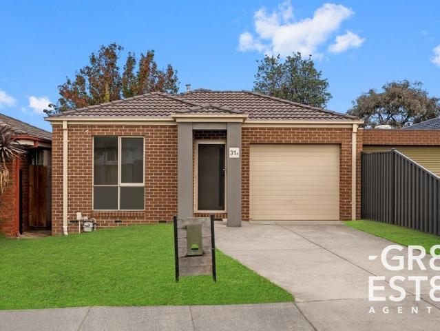 Modern Low Maintenance Living with No Body Corp Fees!