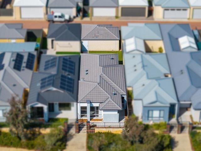 Modern, Low Maintenance Living with Parkland at Your Doorstep