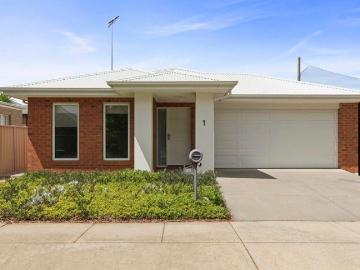 Modern Low Maintenance Living with Premium Amenities