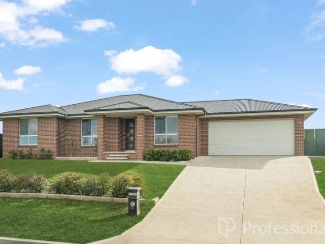 Modern, Low Maintenance Living with Rear Yard Access