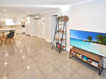 Modern, Low Maintenance Living with Strong Investment Appeal!