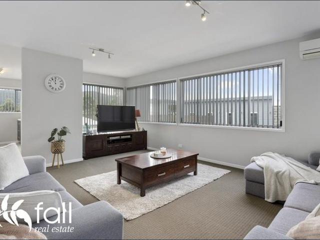 Modern & Low Maintenance Living with Stunning Mountain Views