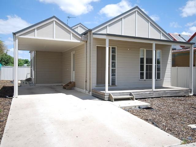 Modern, Low Maintenance Living Close to the CBD