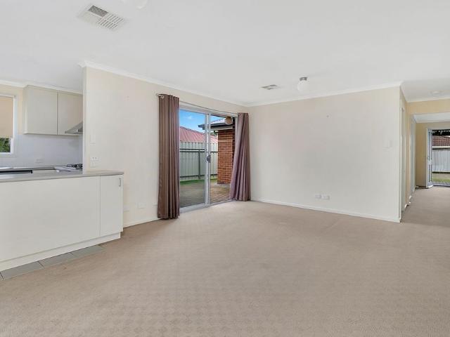 Modern & Low Maintenance Living in the Heart of Craigmore
