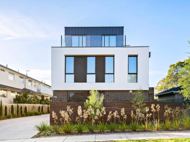 Modern, Low Maintenance Living in the Heart of Croydon