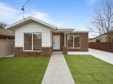 Modern, Low Maintenance Living in the Heart of Ballarat Central