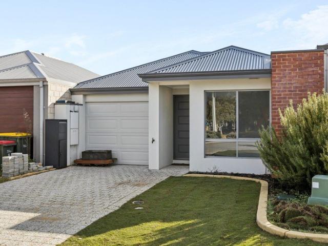 Modern, Low Maintenance Living in the Heart of Banksia Grove