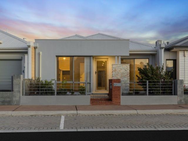MODERN, LOW MAINTENANCE LIVING IN THE HEART OF BYFORD