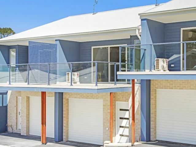Modern Low Maintenance Living in the Heart of Fennell Bay