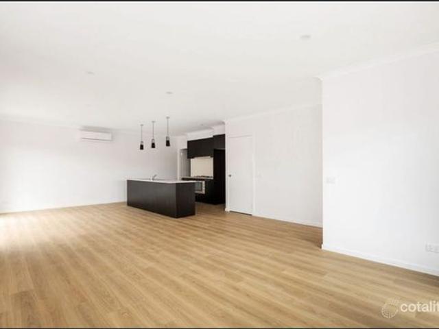 Modern & Low Maintenance Living in the Heart of Ferntree Gully