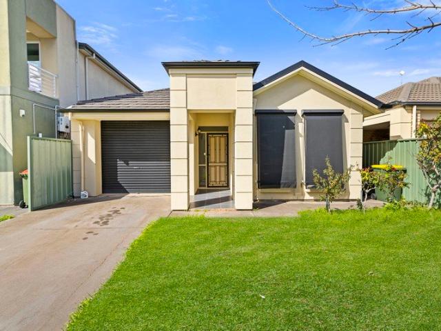 Modern Low Maintenance Living in the Heart of Mawson Lakes