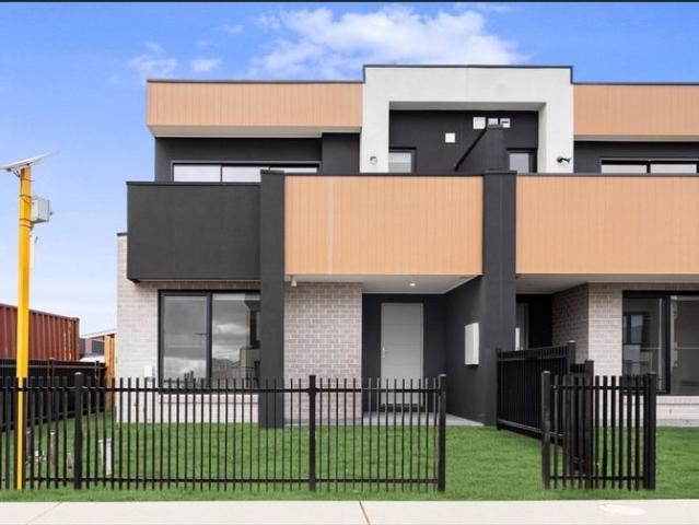 Modern Low Maintenance Living in the Heart of Mickleham