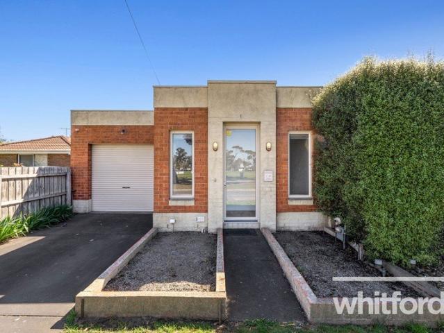 Modern & Low Maintenance Living in the Heart of Newtown
