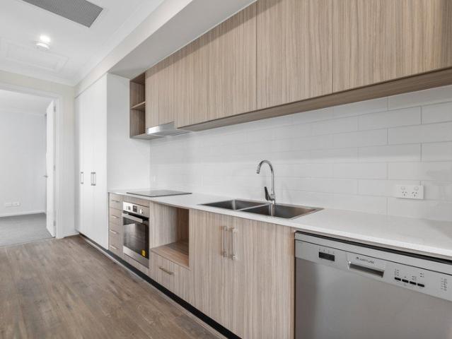 Modern Low Maintenance Living in the Heart of Port Adelaide. RENT NOW!
