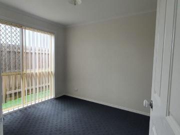 Modern & Low Maintenance Living in the Heart of Pakenham