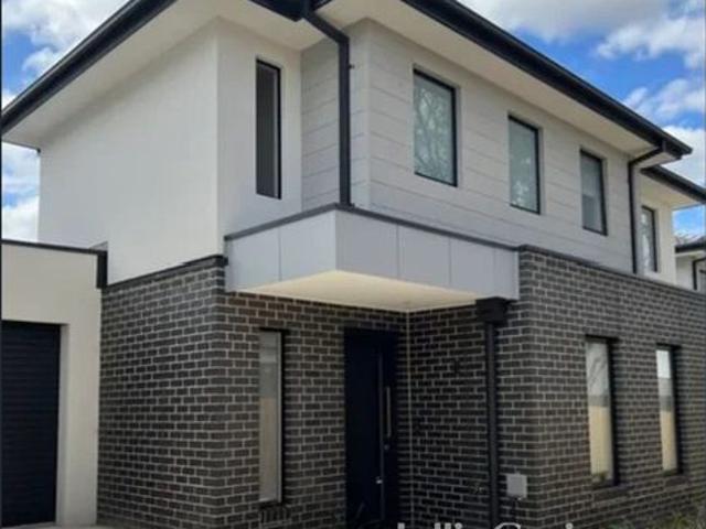 Modern, Low Maintenance Living in the Heart of Rosanna
