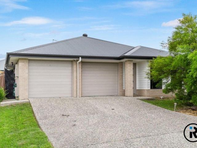 Modern & Low Maintenance Living in the Heart of Walloon