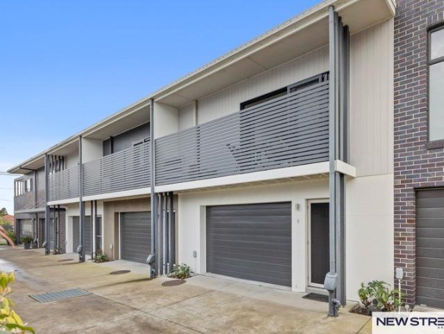 Modern, Low Maintenance Living in the Heart of Warners Bay