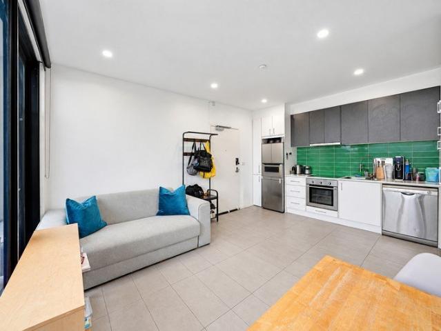 MODERN, LOW MAINTENANCE LIVING IN THE HEART OF WEST FOOTSCRAY