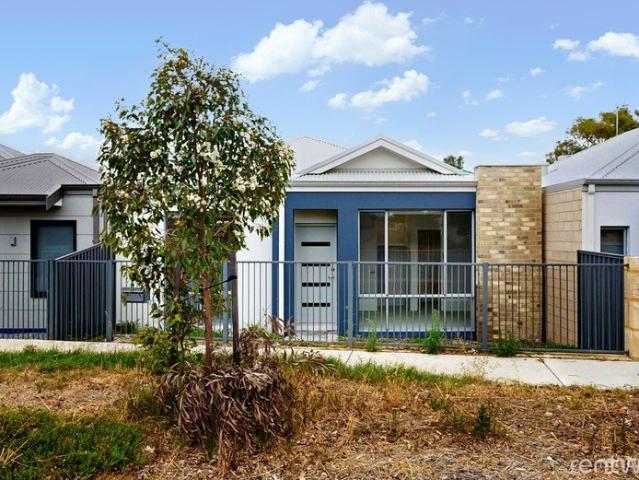 Modern, Low Maintenance Living in the Sought After Wedge Estate