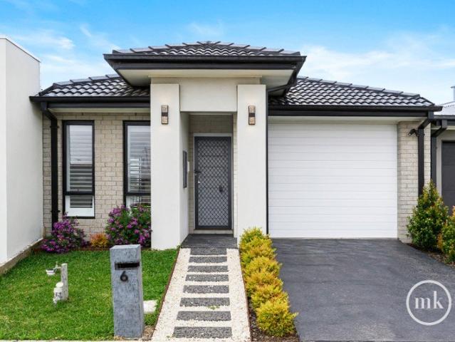 Modern, Low Maintenance Living in a Convenient Doreen Location