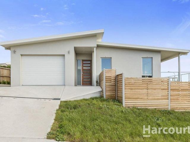 Modern, Low Maintenance Living in a Convenient Eastern Shore Location