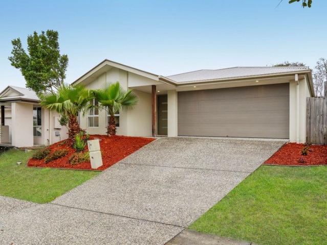 Modern, Low Maintenance Living in a Convenient Holmview Location