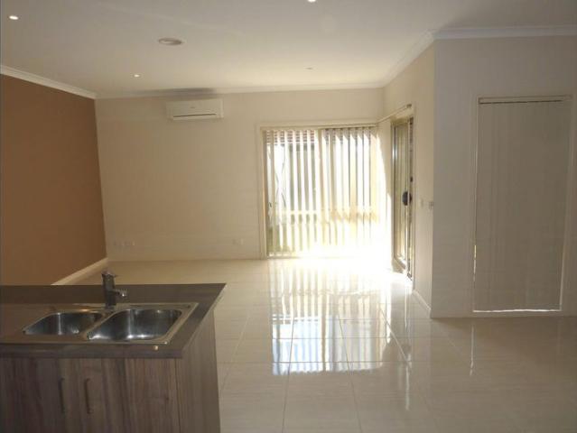 Modern, Low Maintenance Living in a Convenient Hallam Location!
