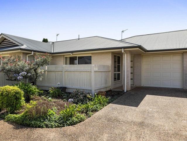 Modern, Low Maintenance Living in a Convenient Harristown Location!
