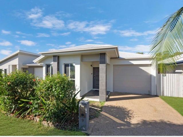 Modern, Low Maintenance Living in a Convenient Oonoonba Location