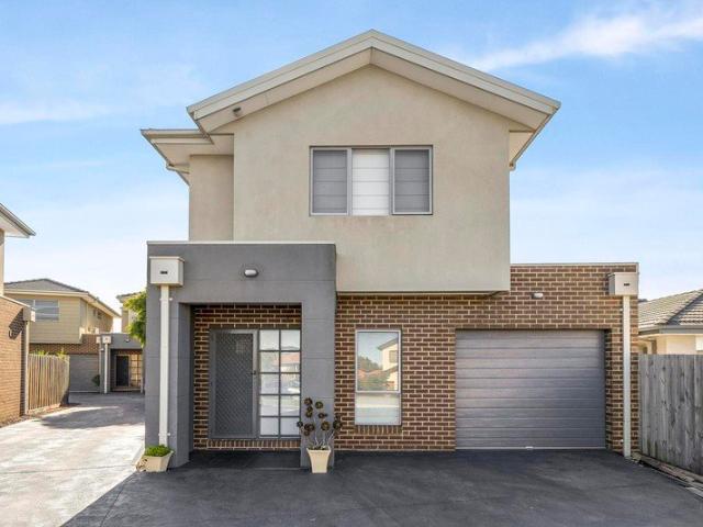 Modern, low maintenance living in a convenient location