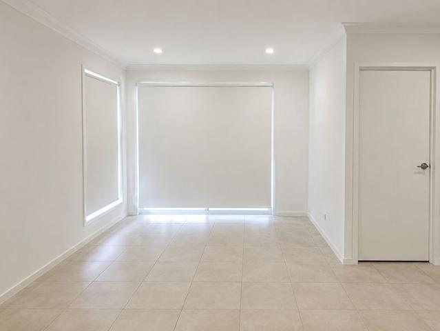 MODERN, LOW MAINTENANCE LIVING IN A CONVENIENT LOCATION