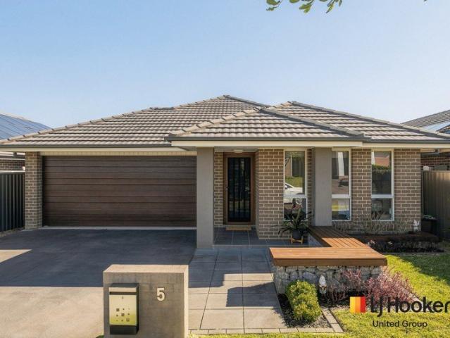 Modern, Low Maintenance Living in a Convenient Location