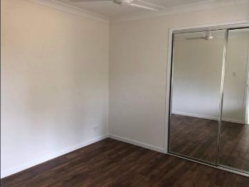 Modern & Low Maintenance Living in a Convenient Location