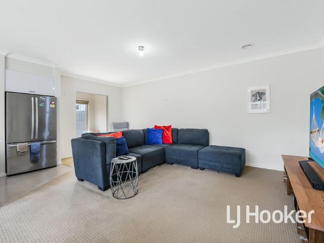 Modern, Low Maintenance Living in a Convenient Location