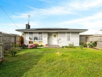 Modern, Low Maintenance Living in a Convenient Location