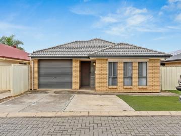 Modern, Low Maintenance Living in a Convenient Location