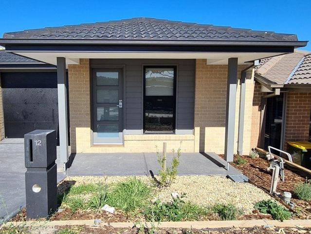 MODERN, LOW MAINTENANCE LIVING IN A CONVENIENT SOUTH MORANG LOCATION